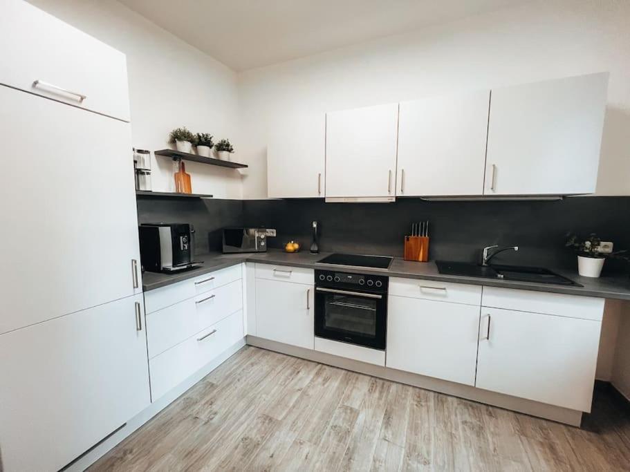 Lieblingsapartment No.10 Mit 2 Schlafzimmern Und Eigener Terrasse Rostock Buitenkant foto